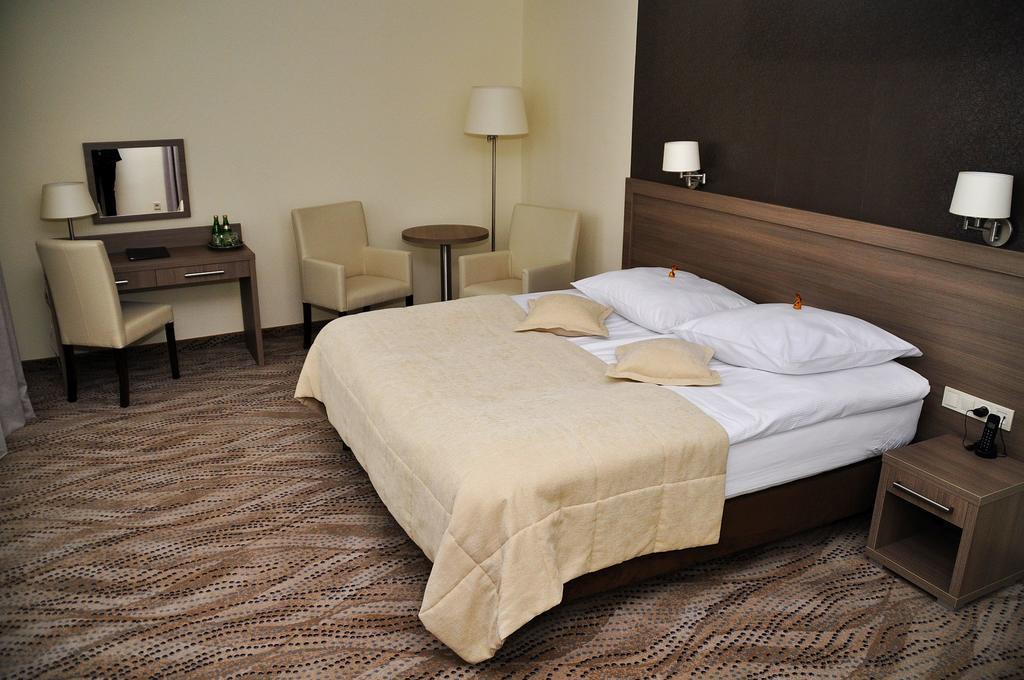 Hotel Gromada Arka Lux Кошалин Экстерьер фото